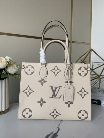 LV Onthego MM M45493 13.8 x 10.6 x 5.5 inches