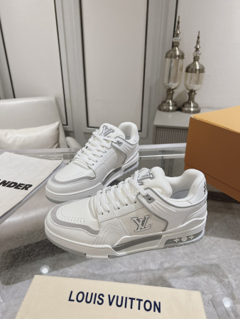 UA LV Trainer Sneaker