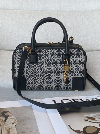 L0ew* amazona 23x15x19cm