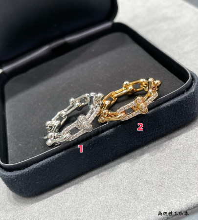 t*f*ny & co. u-link chain with Di*m*nd ring