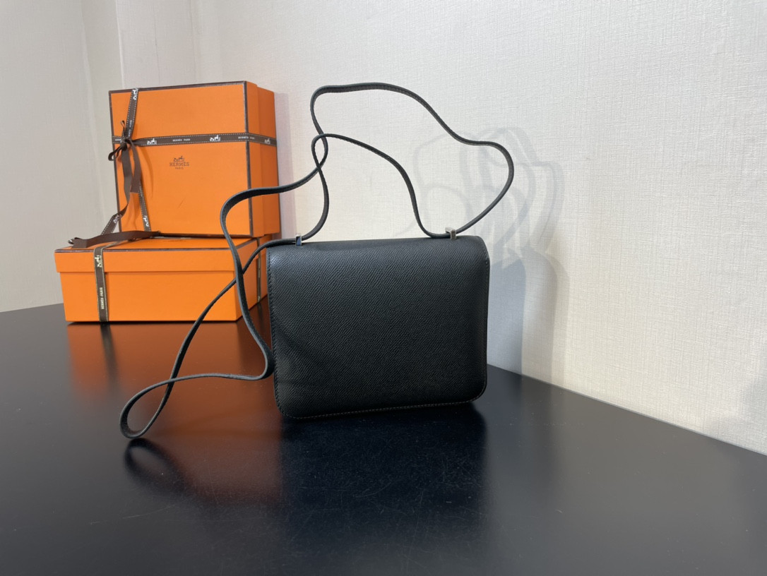 Hermès Constance 19 Epsom Silver Hardware 7.25" x 6.25" x 2.25"