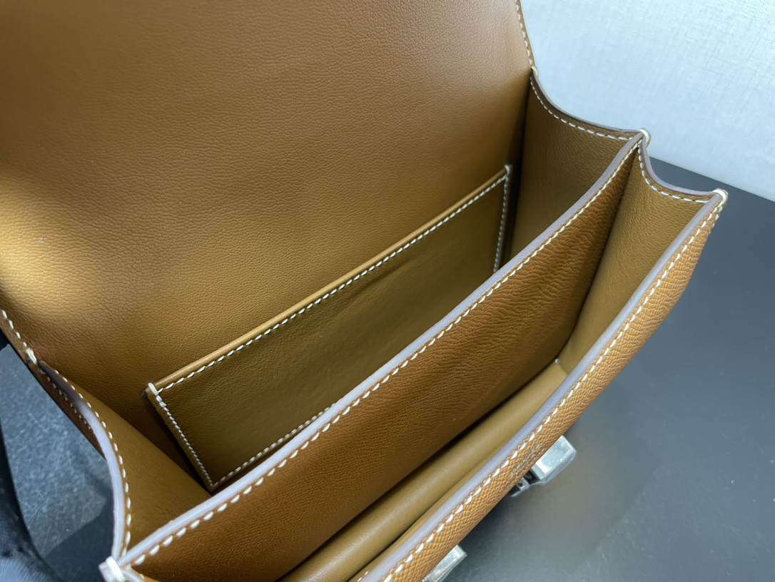 Hermès Constance 19 Epsom Silver Hardware 7.25" x 6.25" x 2.25"
