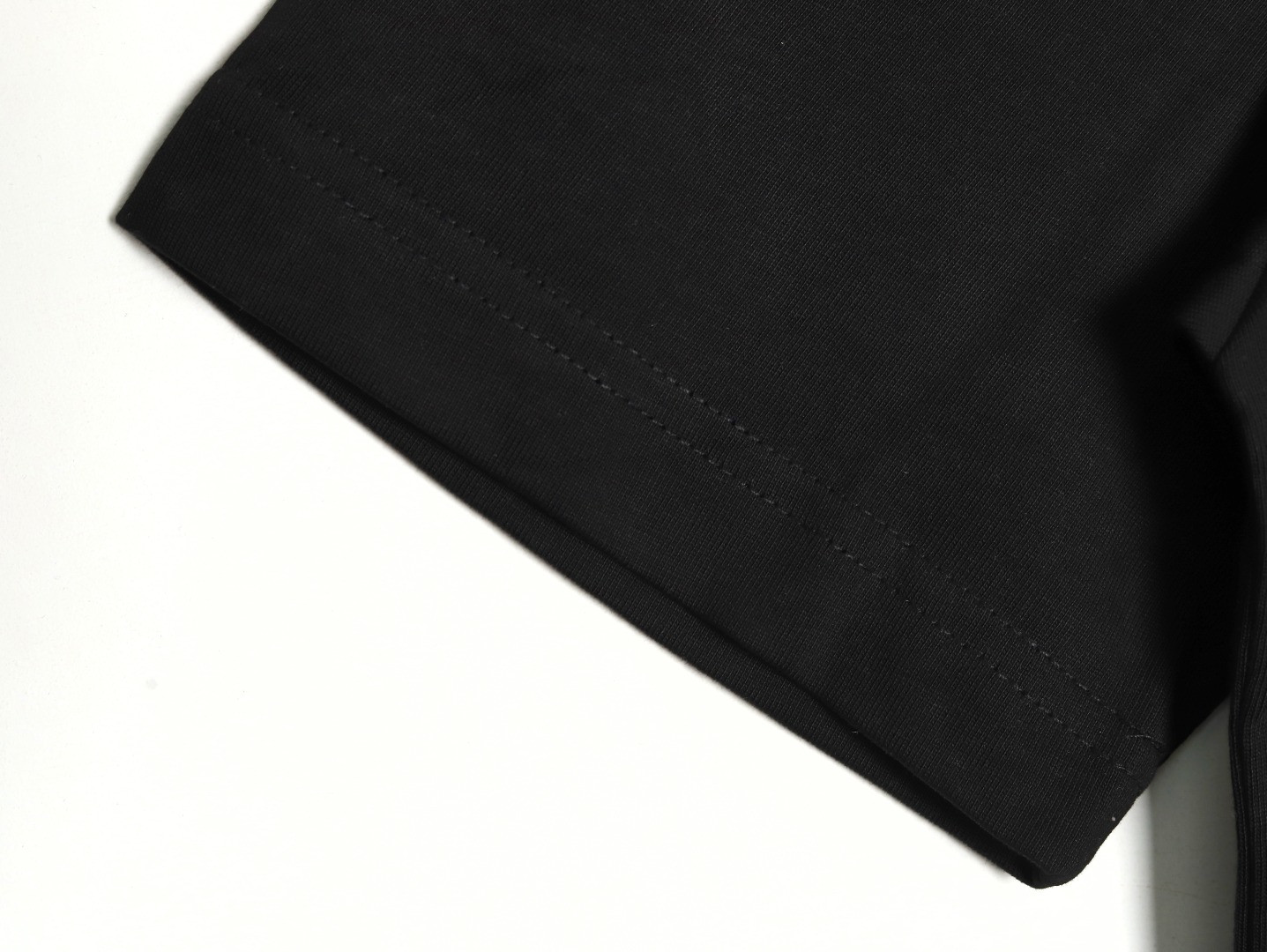 D*or short-sleeved t-shirt