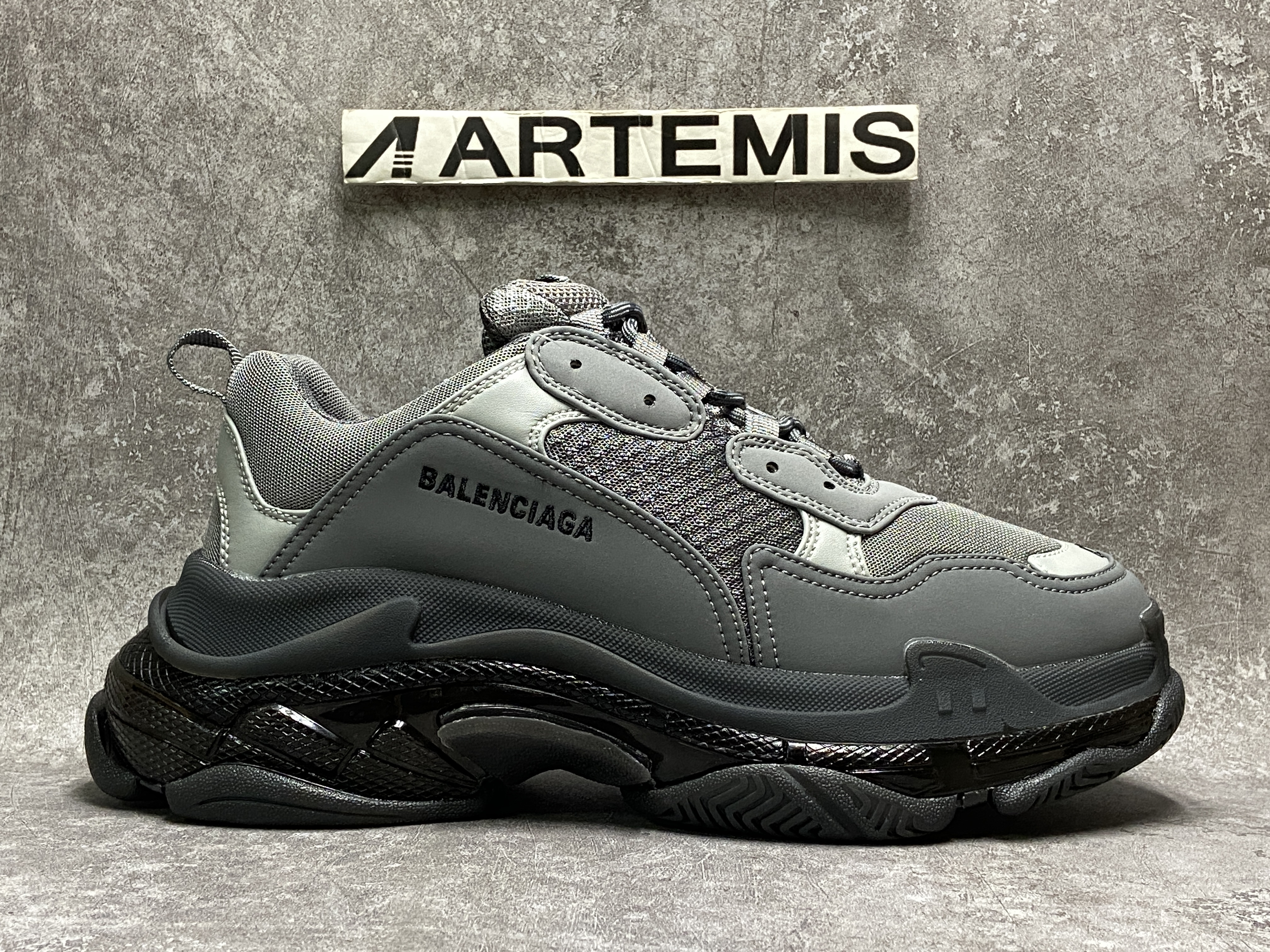 Balenciga Triple S Grey