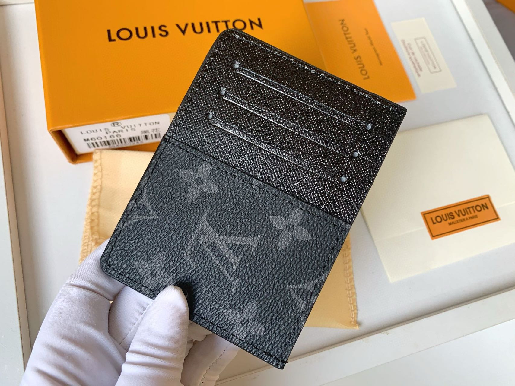 l0*is V*t0n lv card holder black 8x11cm