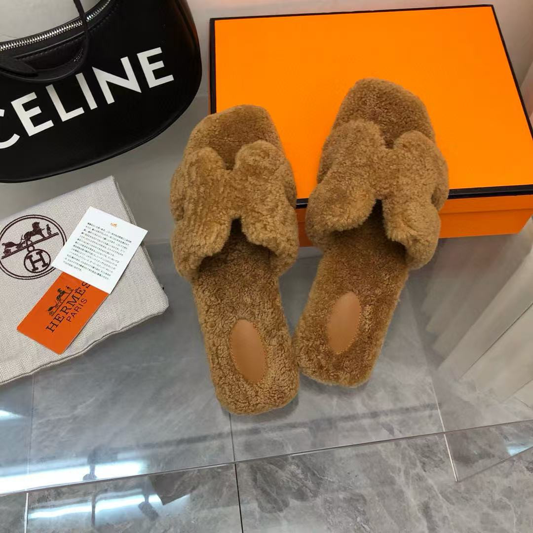 UA Hermès Oran sandal