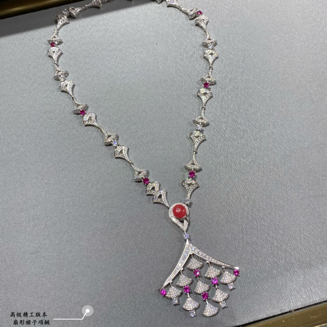 B*l*ai multi-scalloped skirt necklace(no refund or exchange)