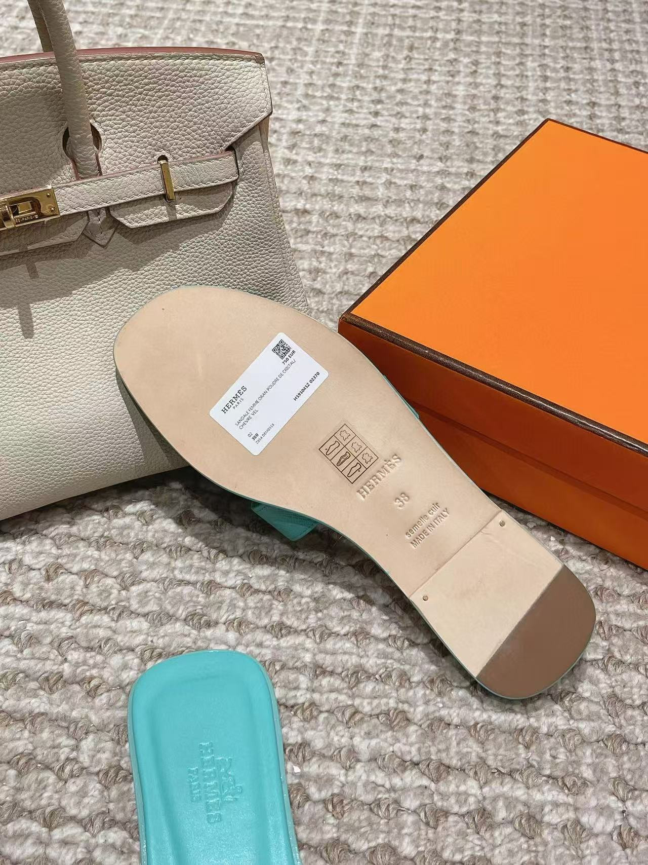 UA Hermès Oran sandal