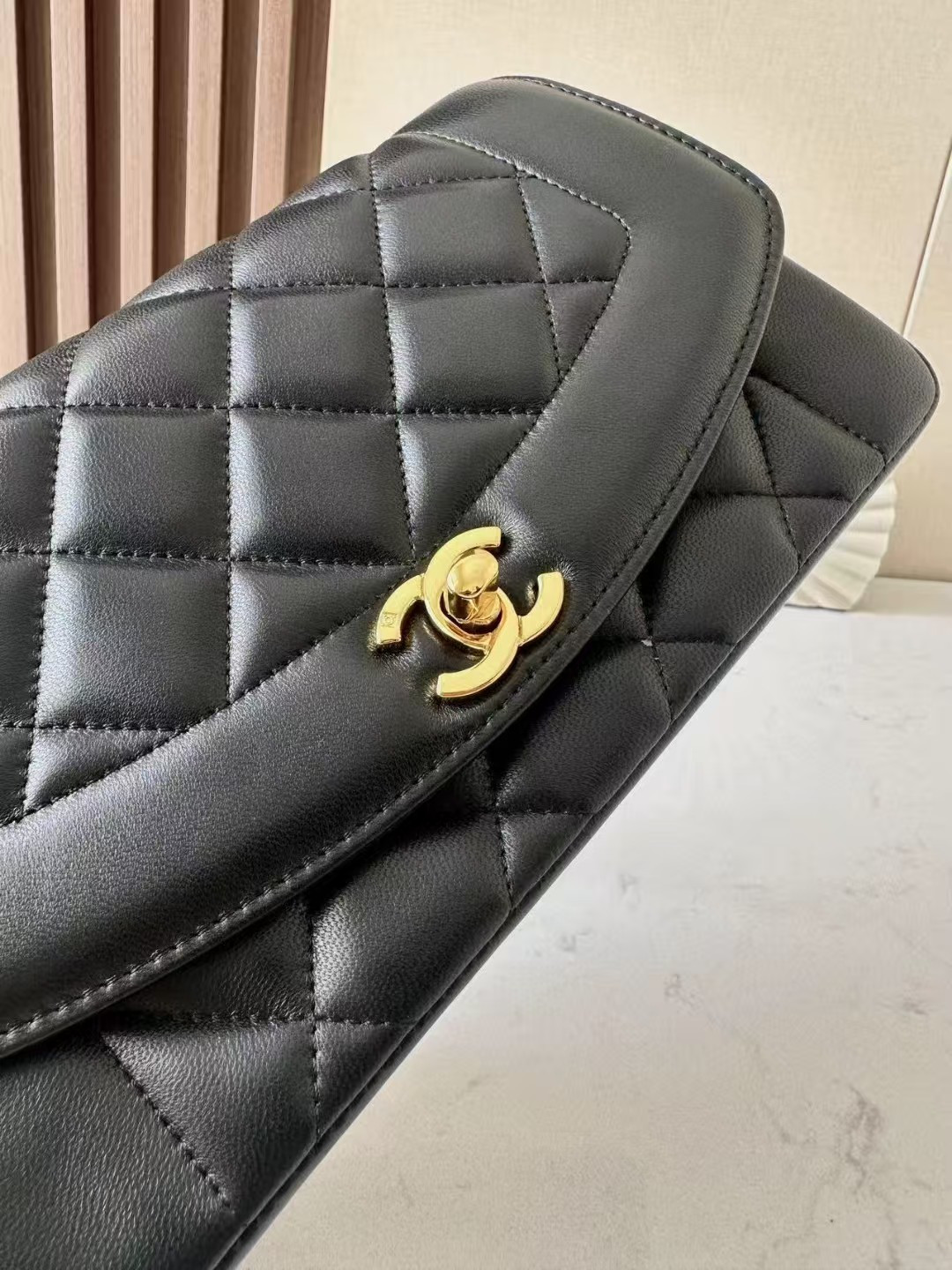 Ch*el small diana flap bag lambskin gold hardware 22.5x14x7cm