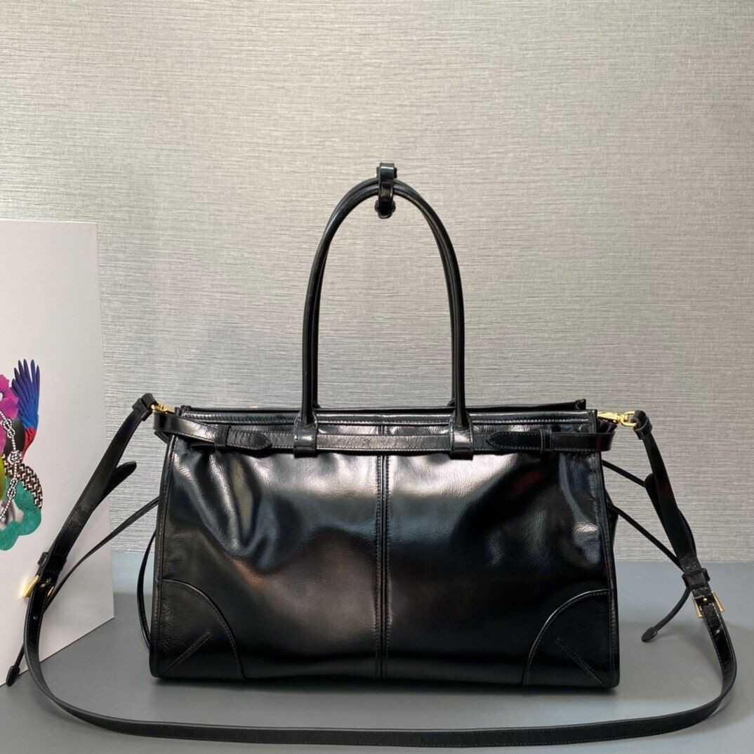 Pra*a bonnie large leather handbag in black 24x38x12cm