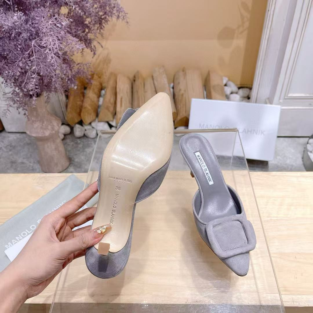 UA Manolo Blahnik Mules 7.5cm