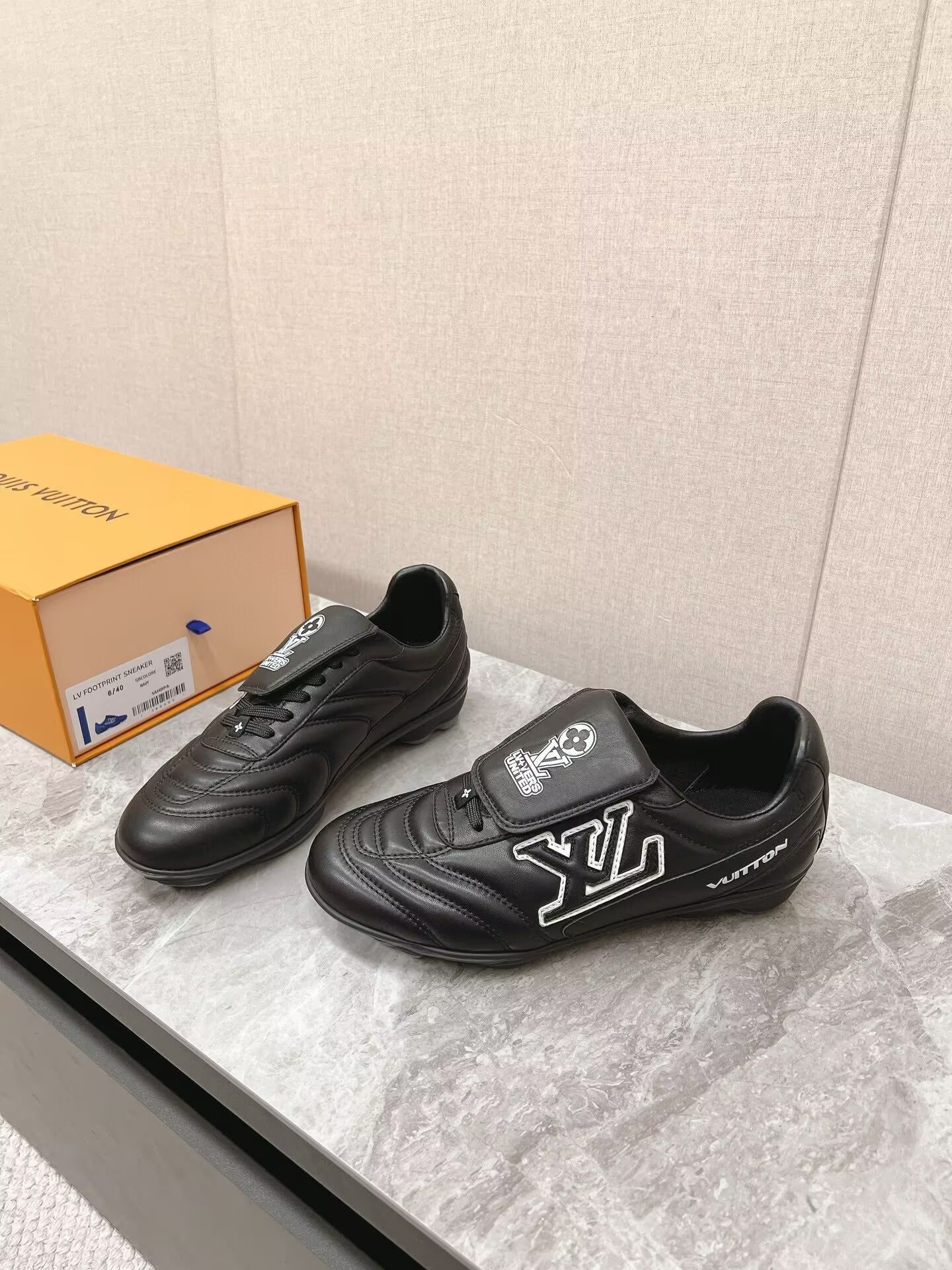 UA LV Footprint Soccer Sneaker