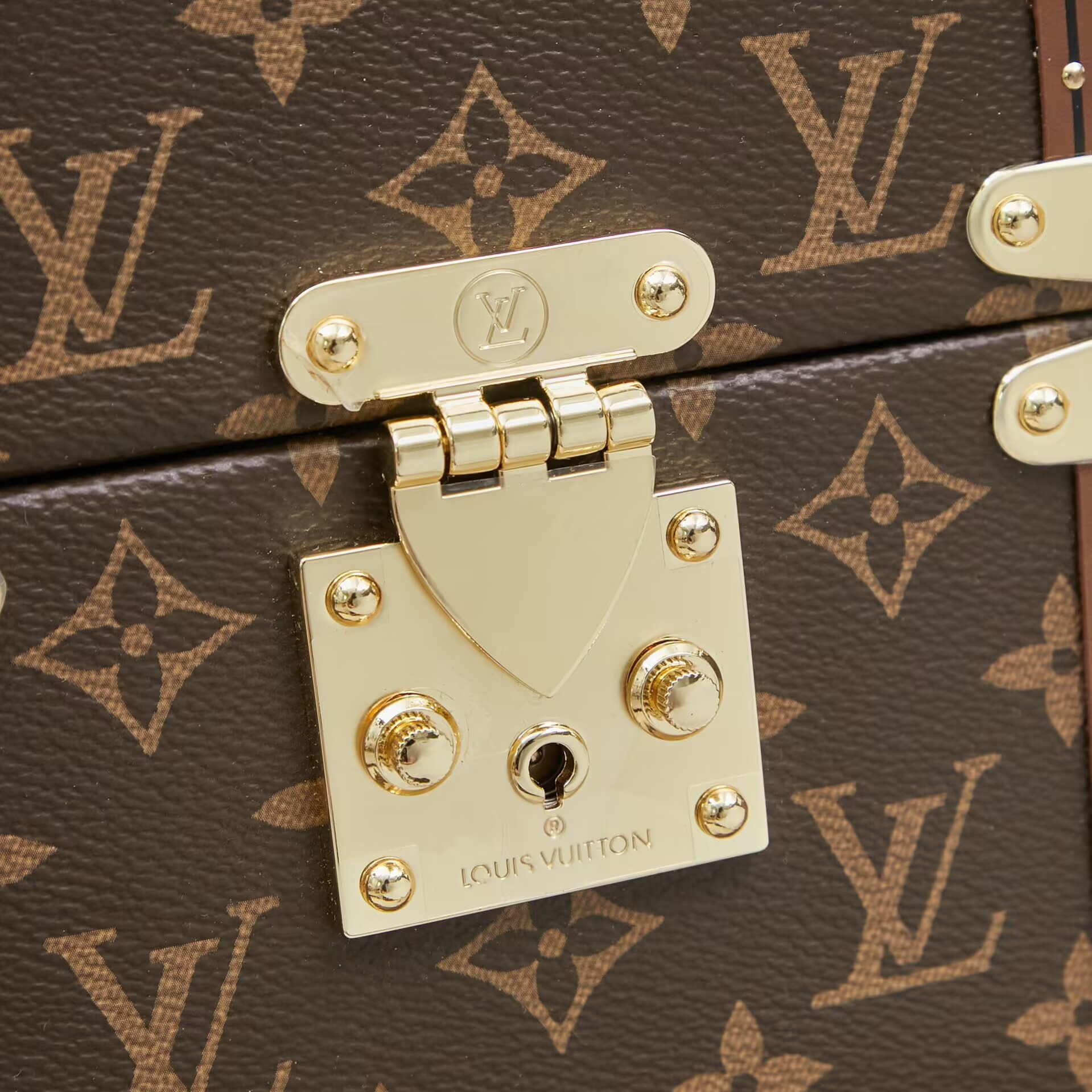 LV Camera Box M10079 17x13x7.5cm