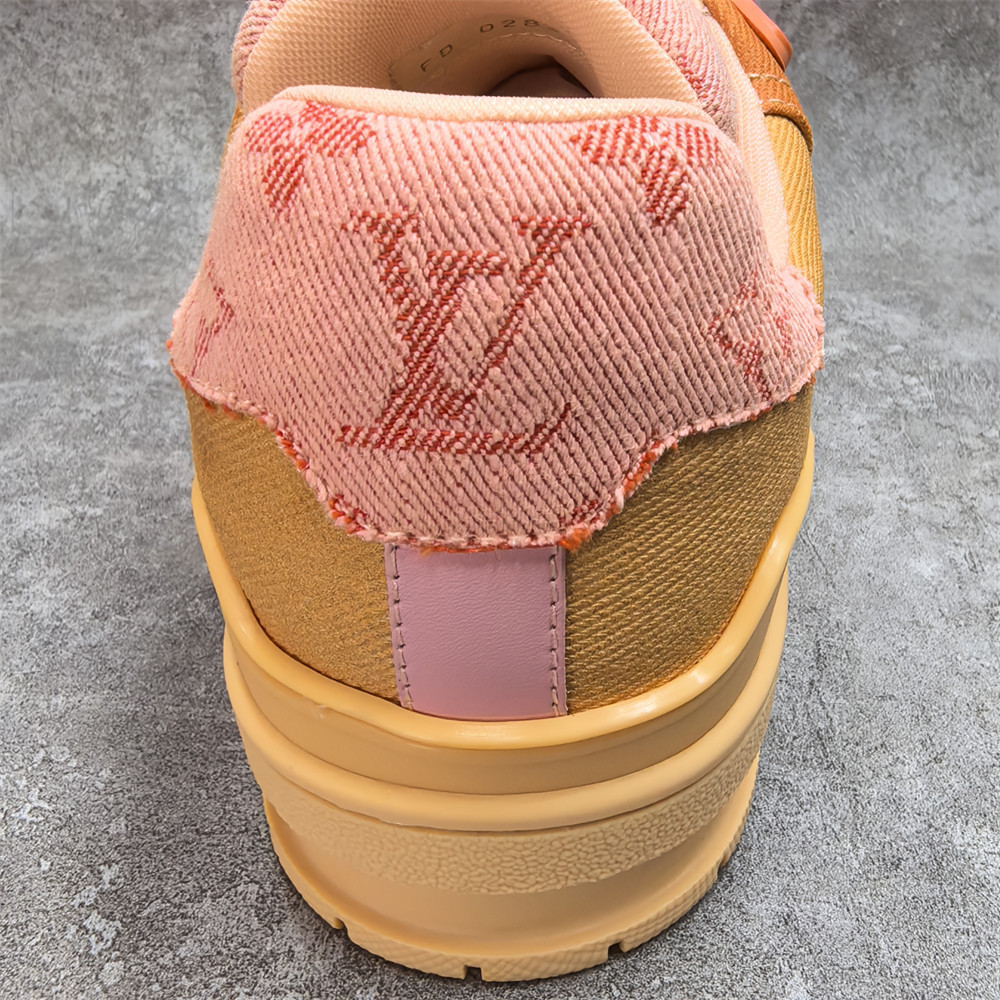 UA LV Trainer Sneaker