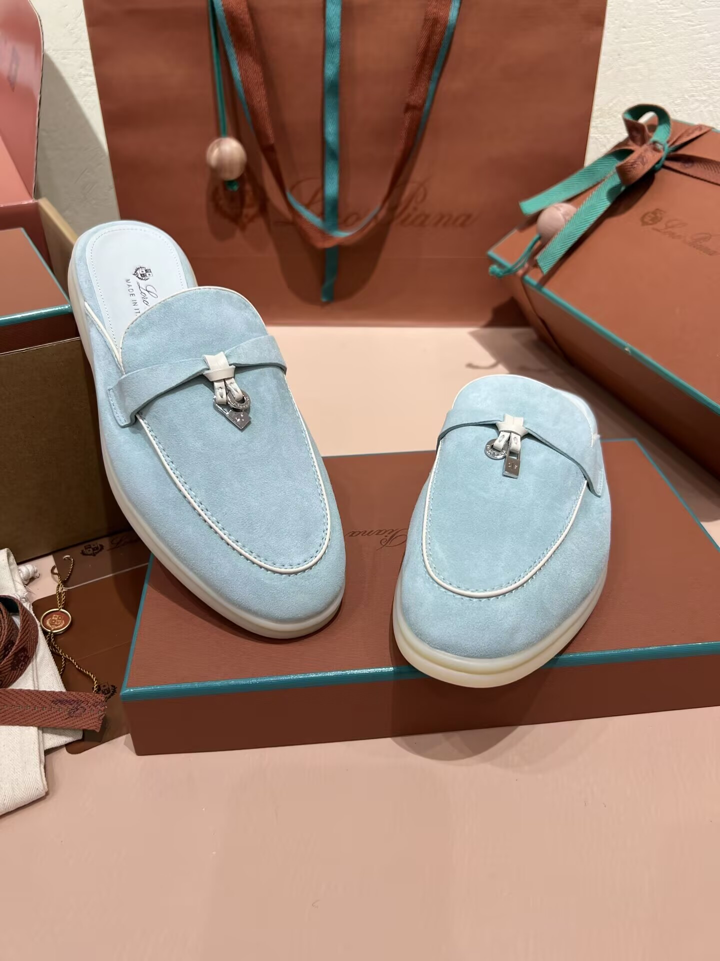 ua L**o p*ana babouche charms walk loafers