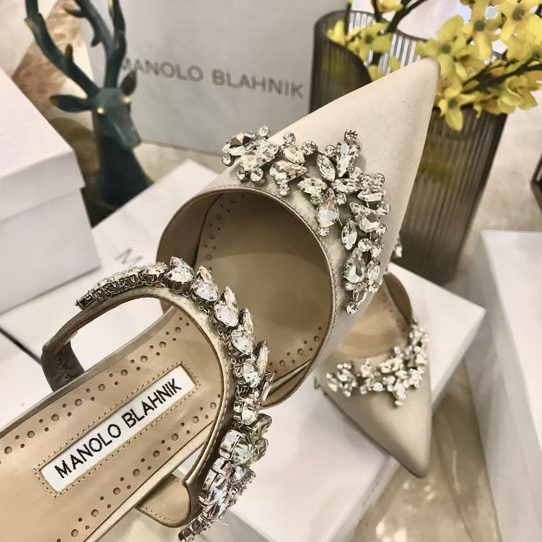 UA MANOLO BLAHNIK Shoes