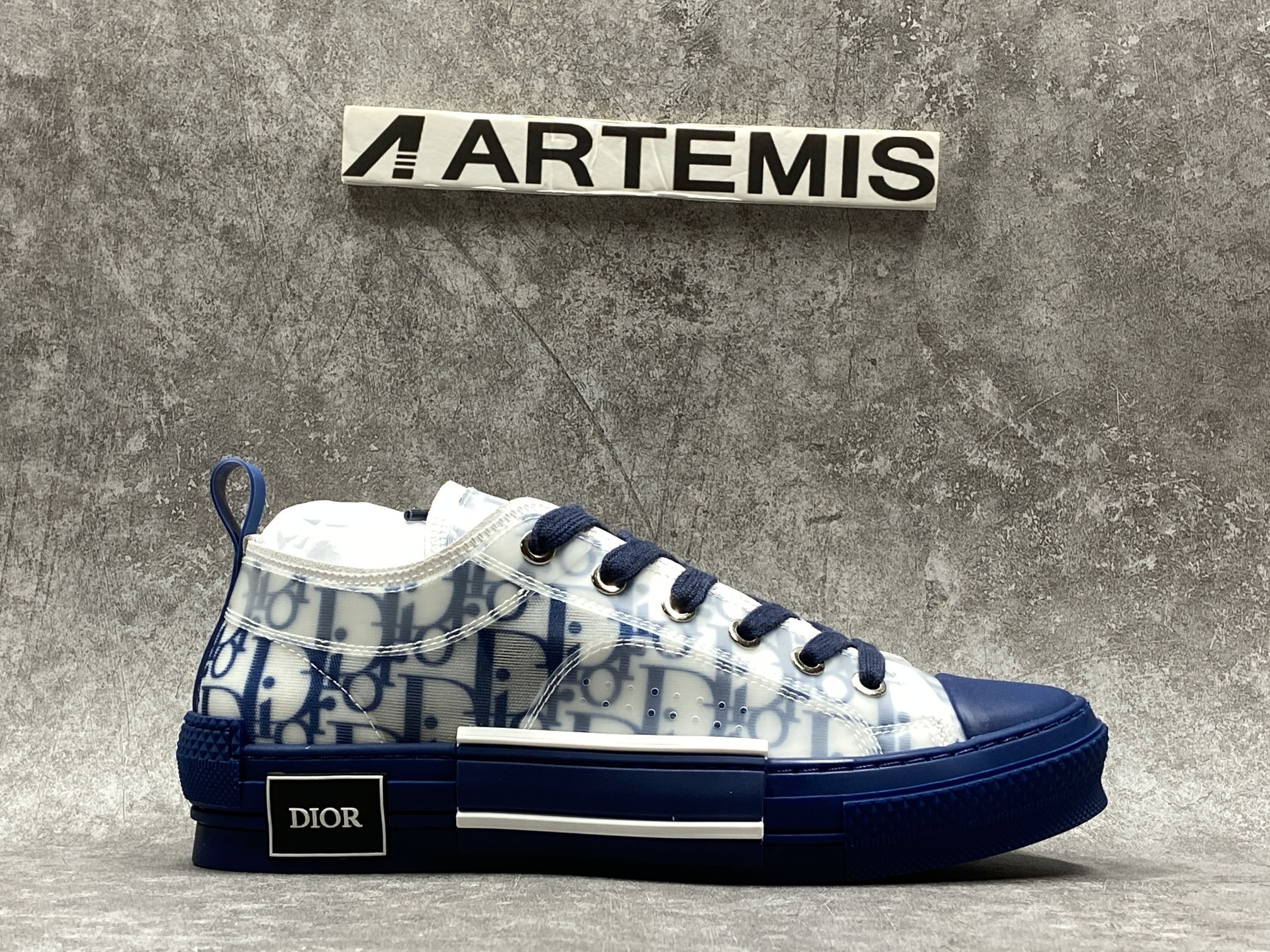 D*or b23 low top blue oblique