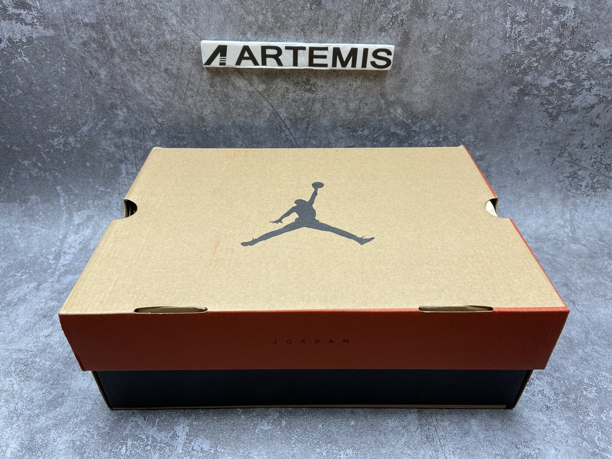 Air Jordan 12 Retro Black University Gold