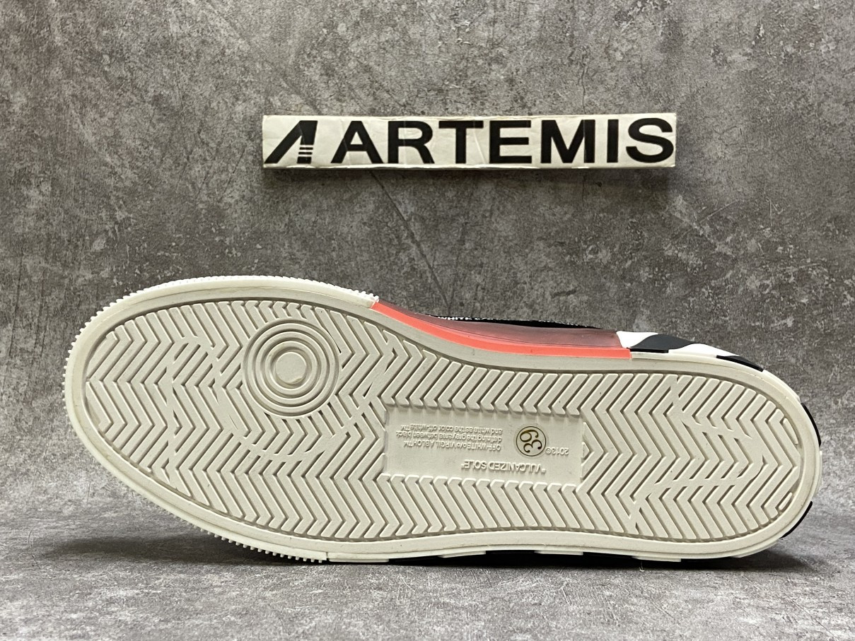 OFF-WHITE Vulc Low Black Fuchsia