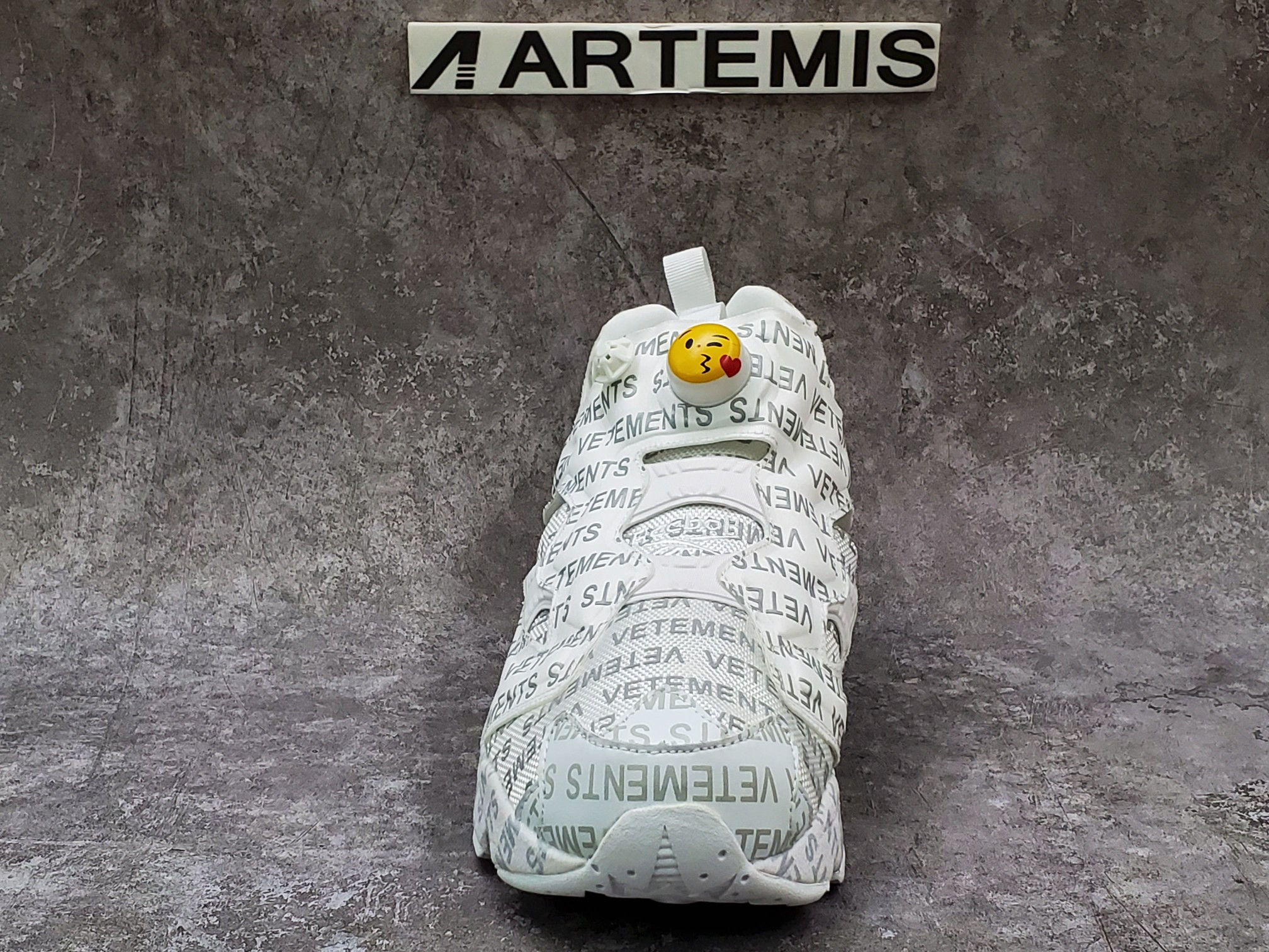 Reebok VETEMENTS x InstaPump Fury 