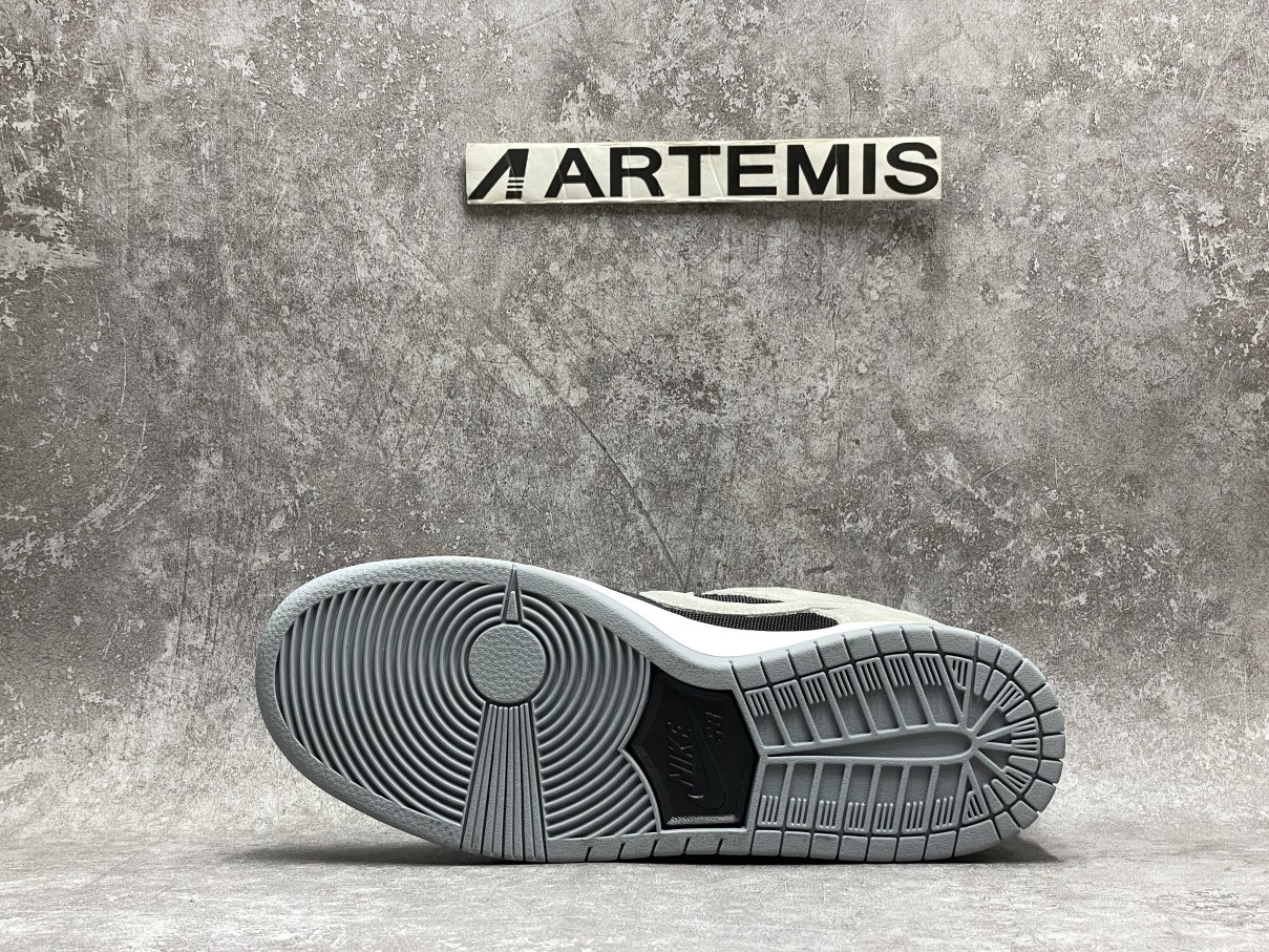 Nike Sb Zoom Dunk Low Pro Black/Wolf Grey-White-White