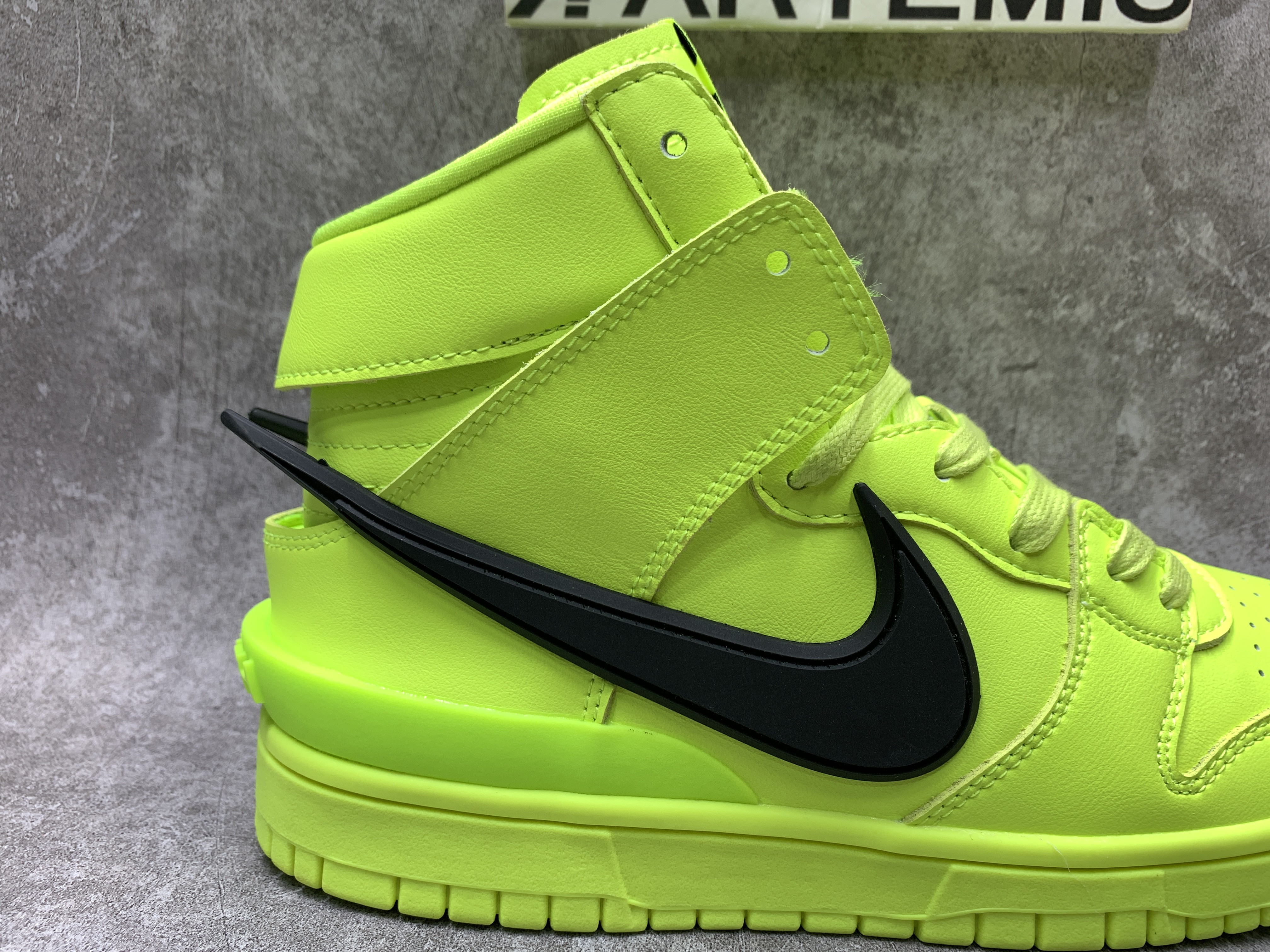 Nike Dunk High AMBUSH Flash Lime