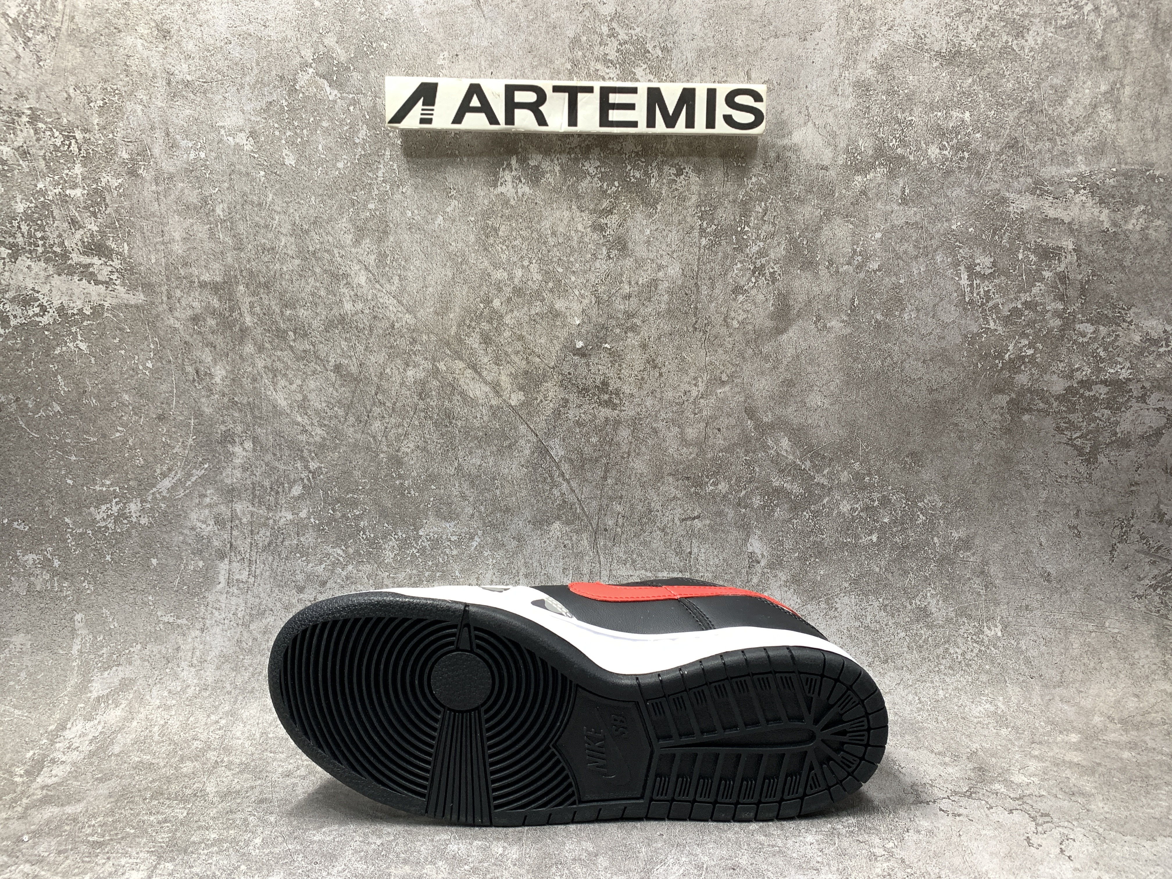 Nike Dunk SB Low Graffiti