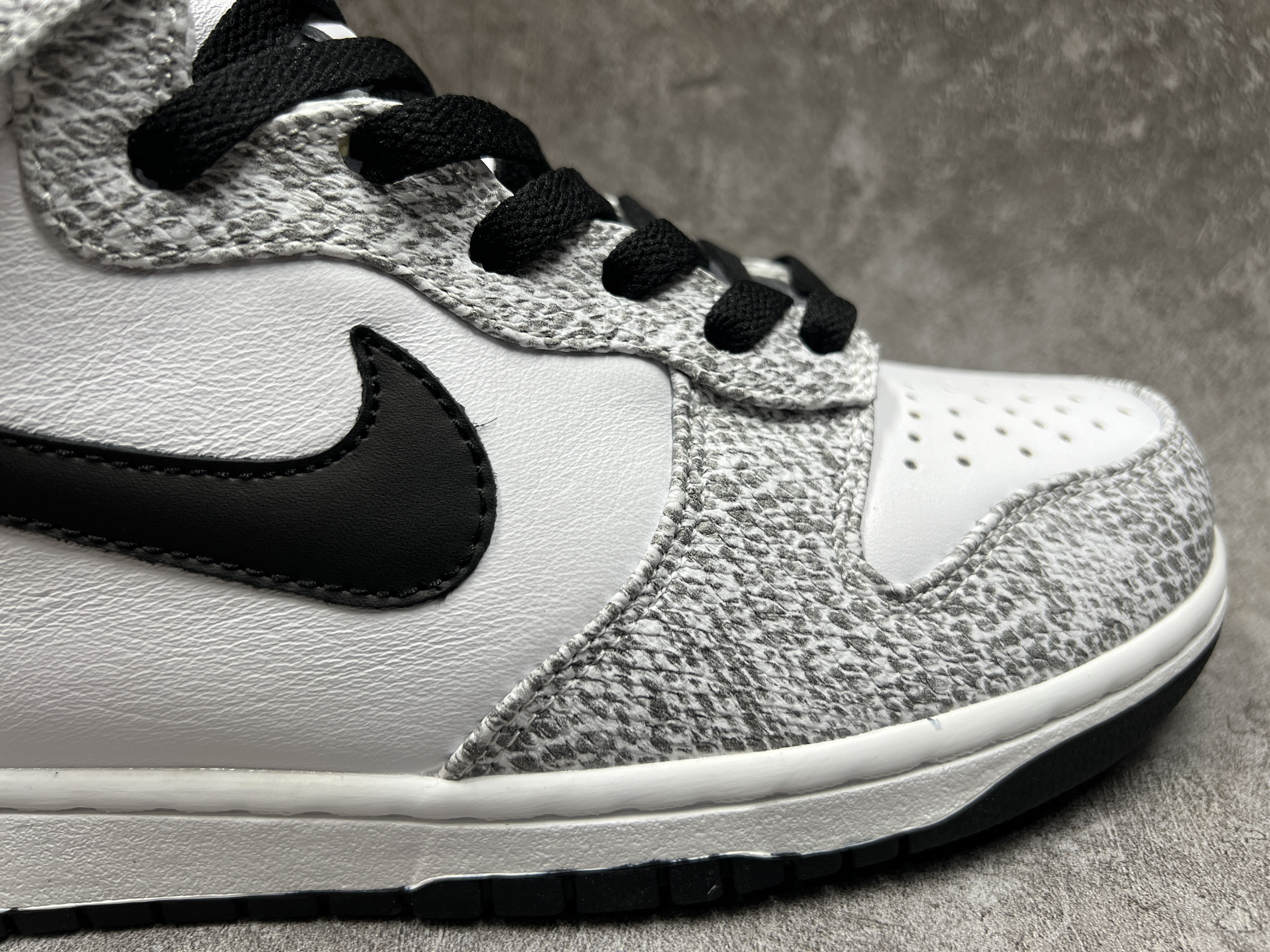 Nike Dunk High SP Cocoa Snake