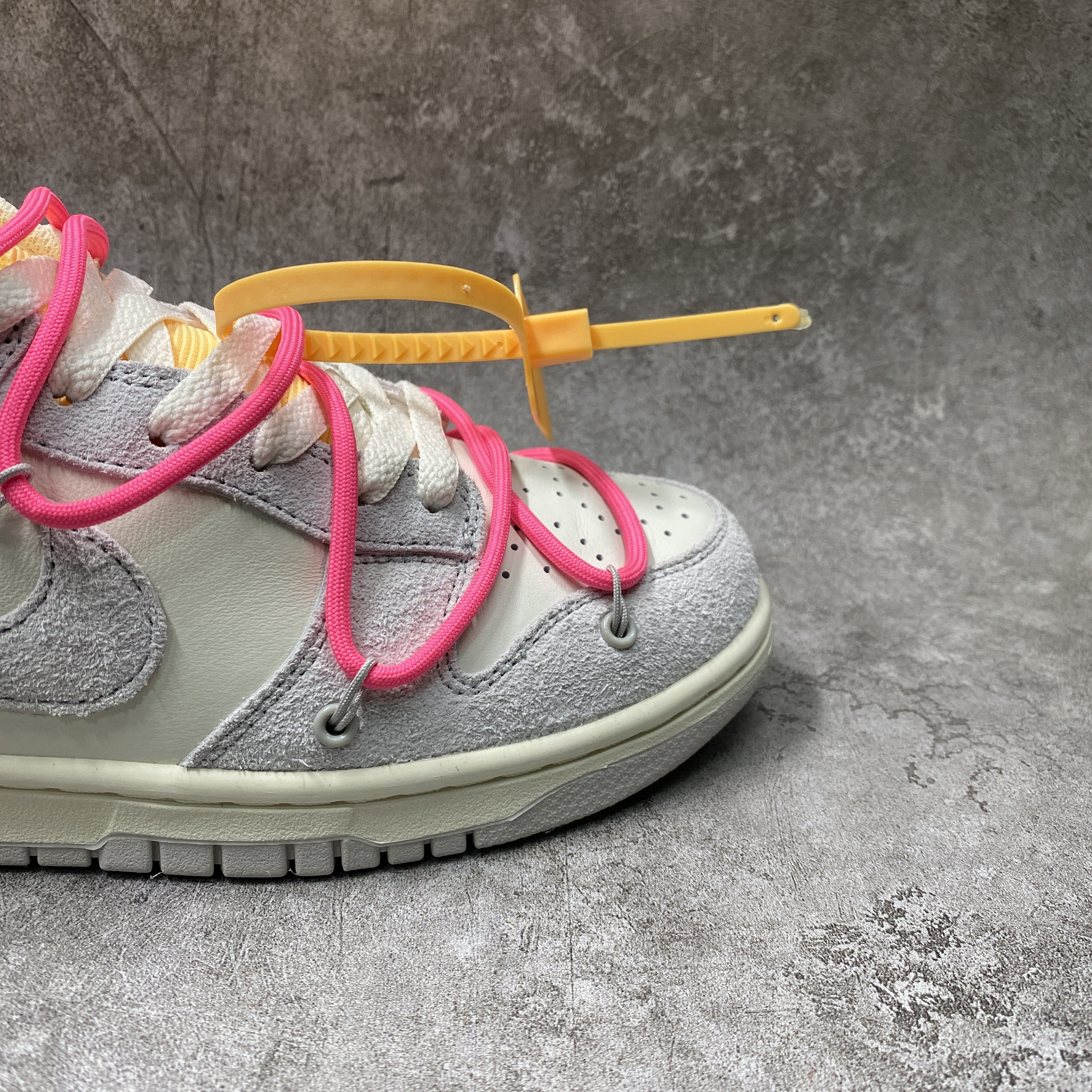 Nike Dunk Low Off-White Lot 17