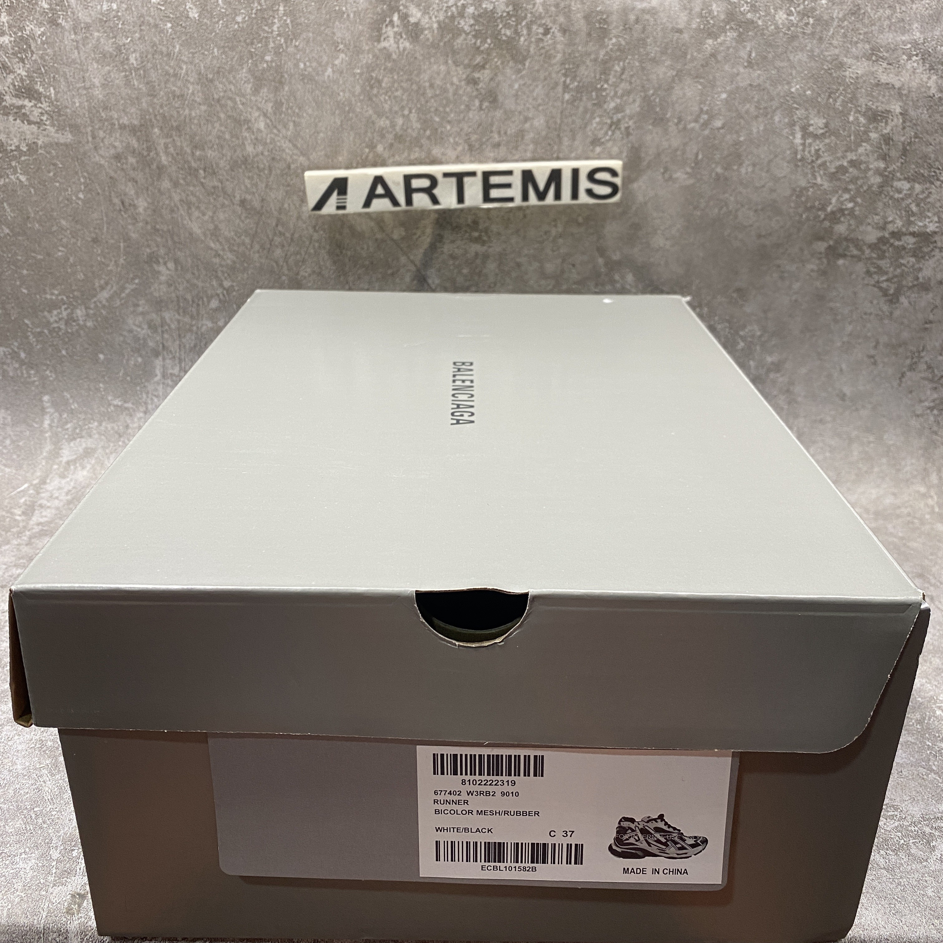 Balenciga Runner Sneaker Black White