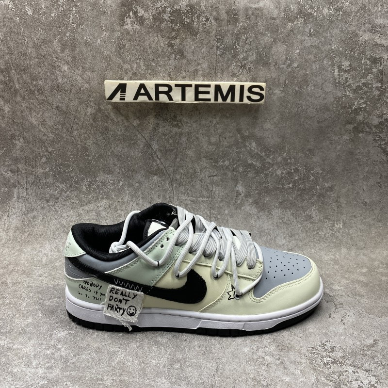 Nike Dunk low off white Video Game