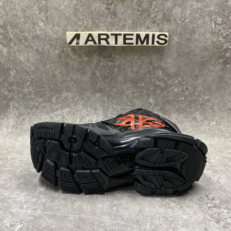 Balenciga Graffiti Runner Sneaker In Black