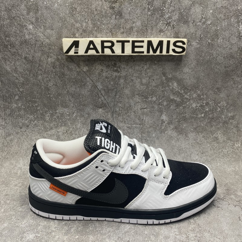 Nike SB Dunk Low TIGHTBOOTH