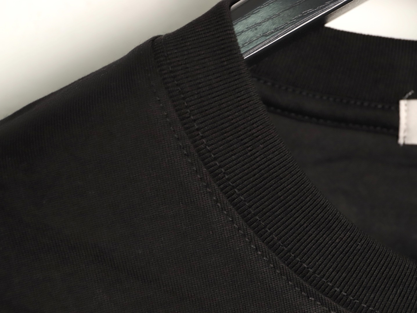 L0ew* & on 25fw long-sleeved t-shirt