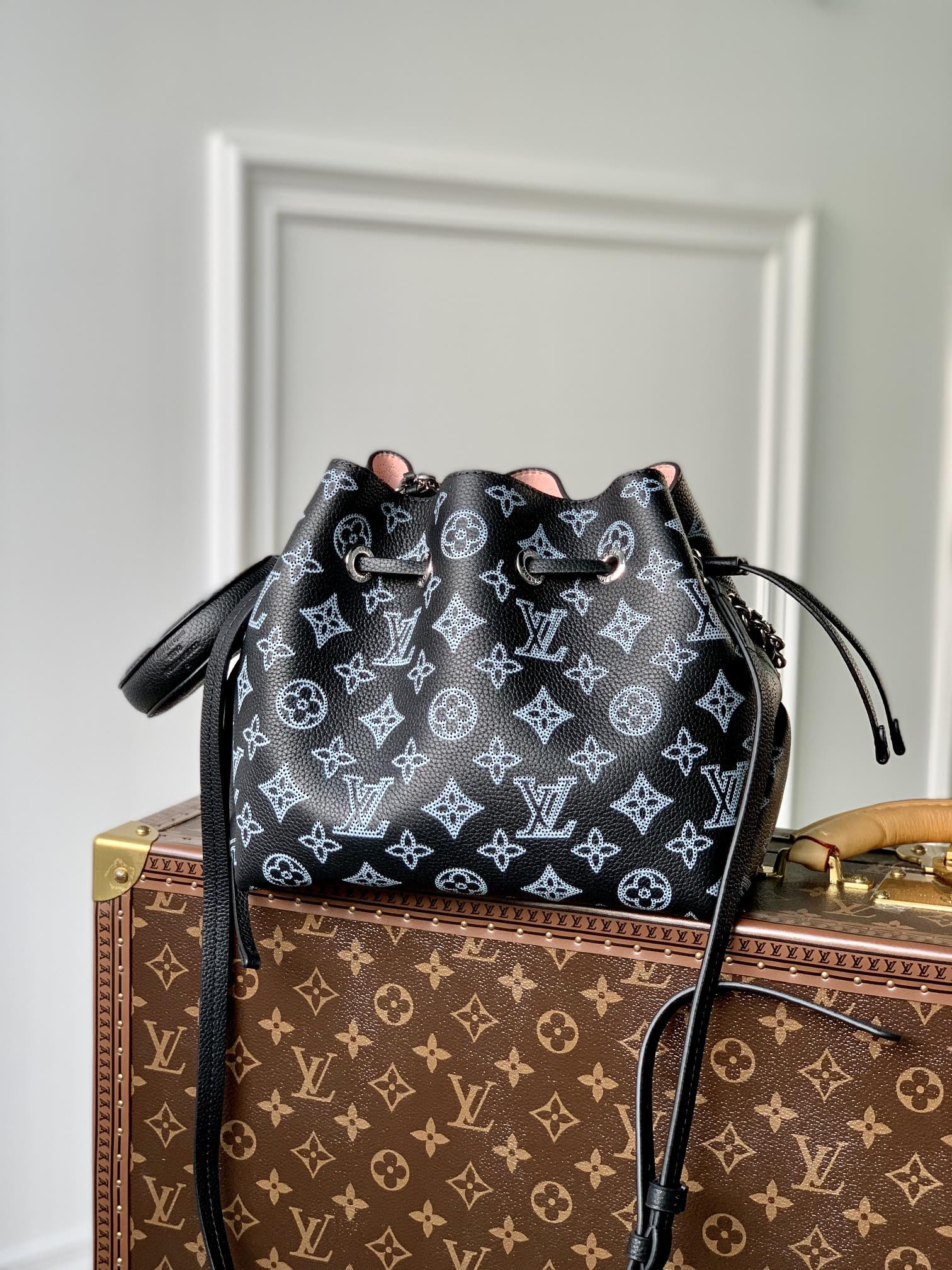 LV BELLA TOTE M59200