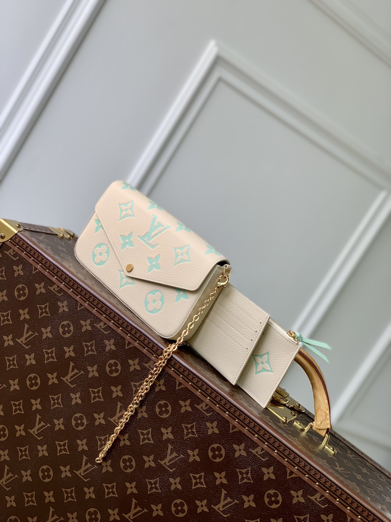 LV FÉLICIE POCHETTE M69977