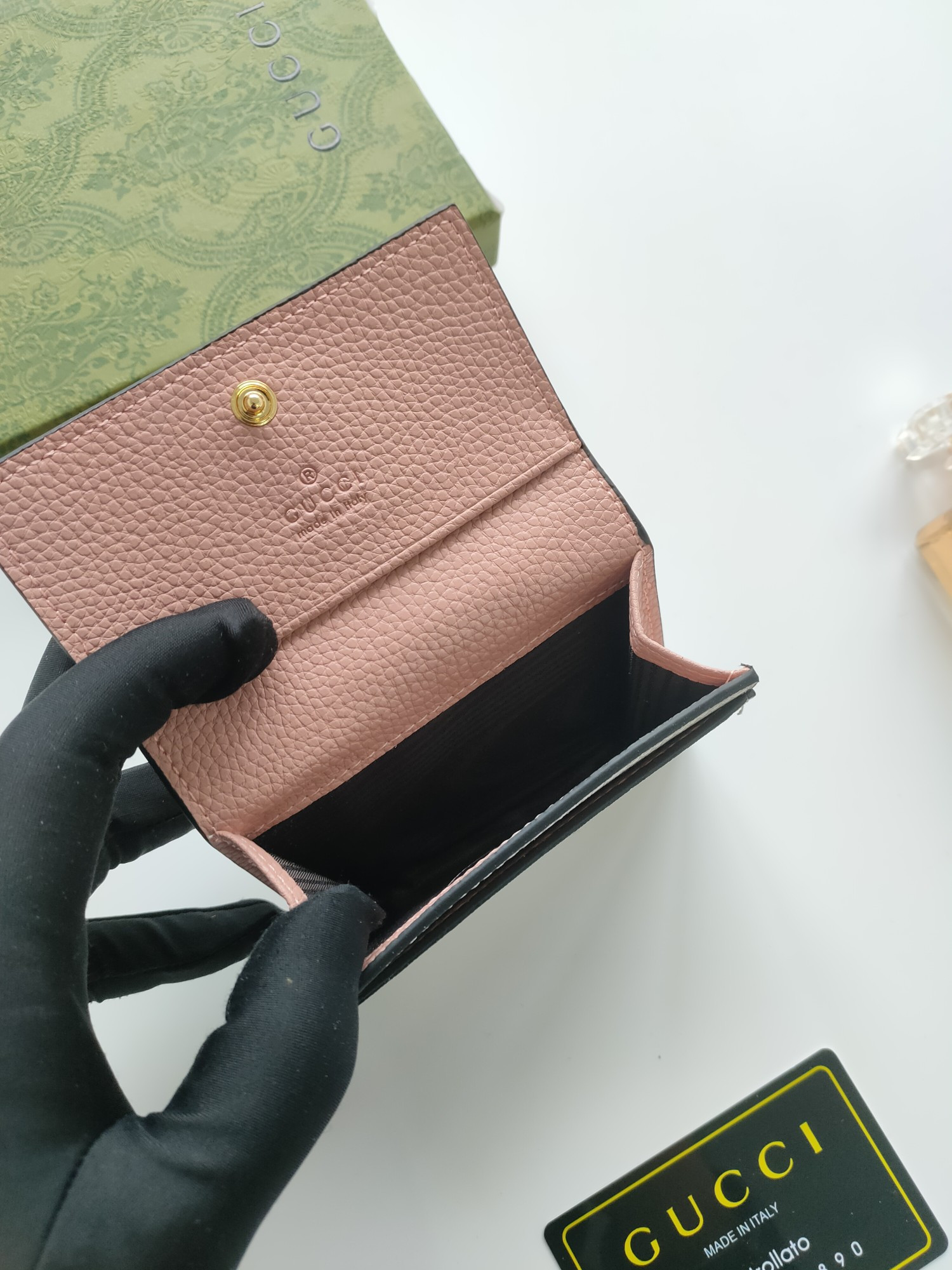 G*u*i gg  card case wallet