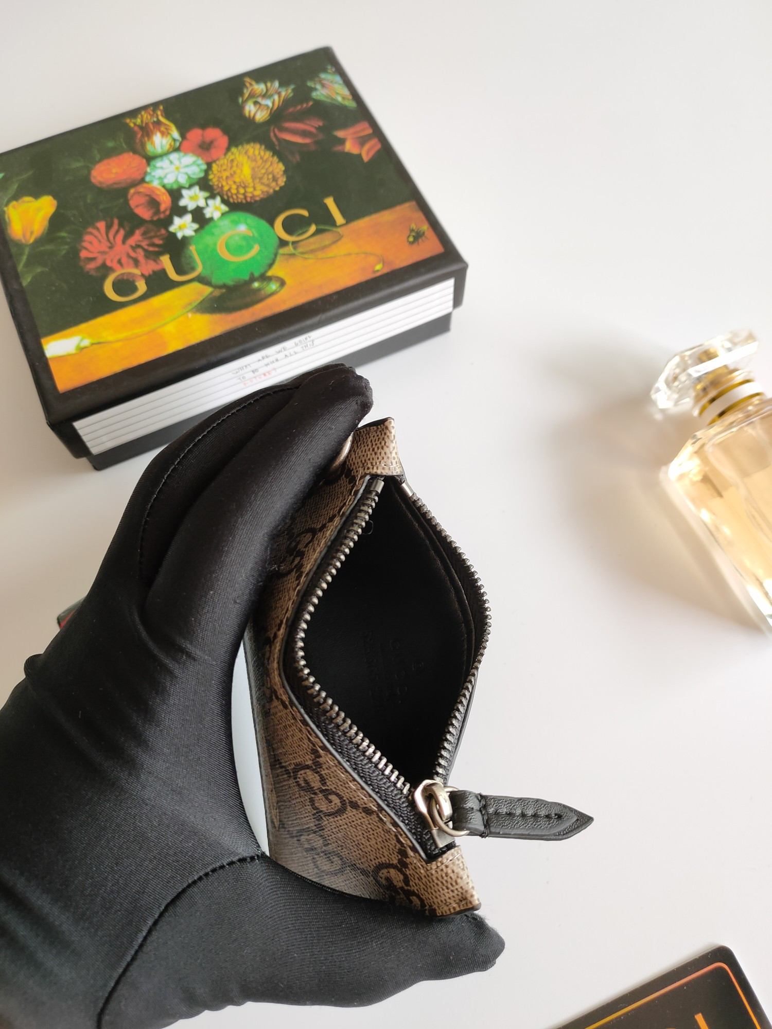 G*u*i gg  card case wallet