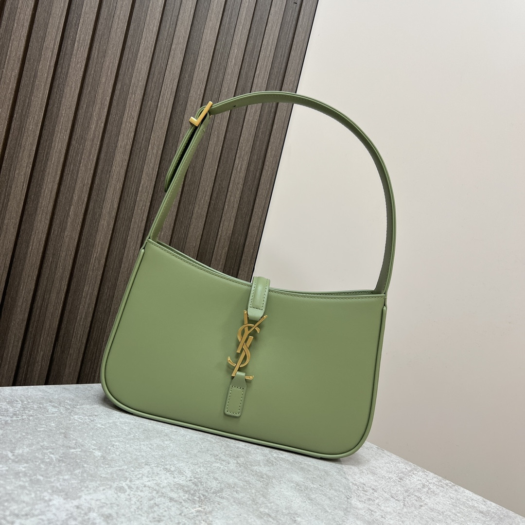 Y*L le 5 À 7 in smooth leather green 9 x 6.3 x 2.5 inches