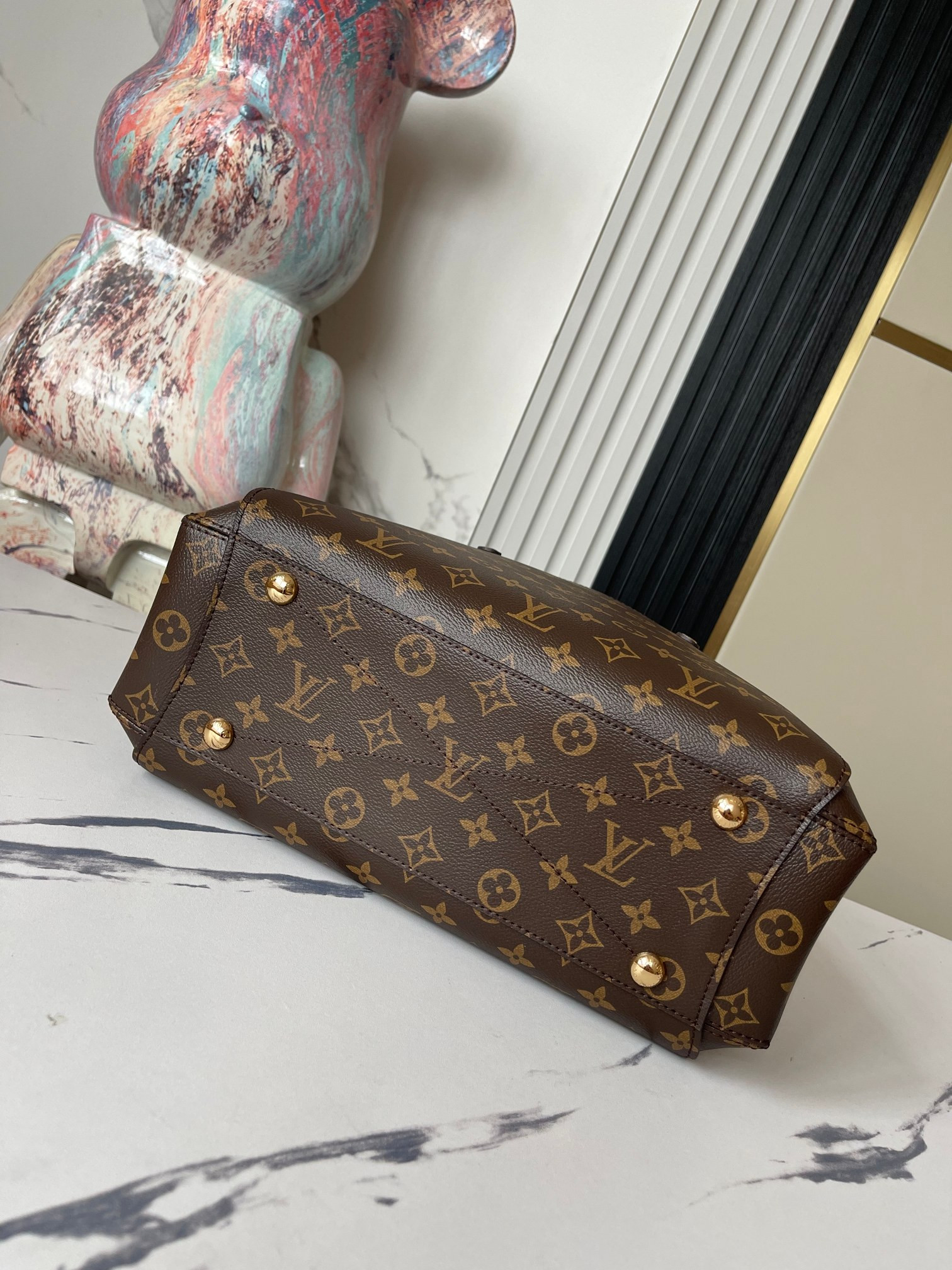 LV M41056  MONTAIGNE BB 29 x 20 x 13 cm