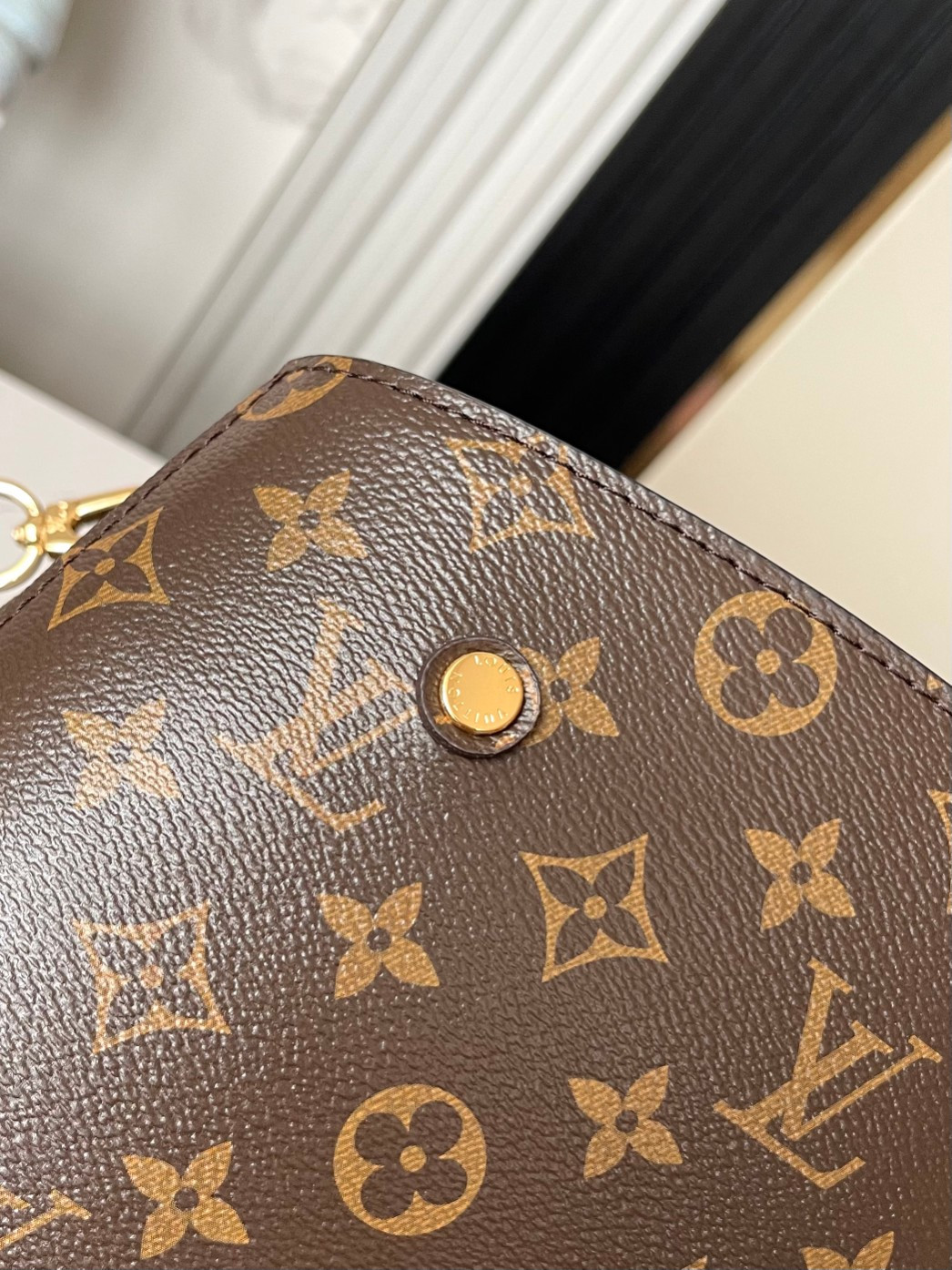 LV M41056  MONTAIGNE BB 29 x 20 x 13 cm