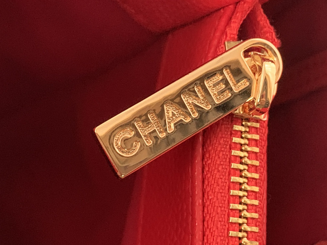 Ch*el gst caviar leather hardware 24x33x13cm