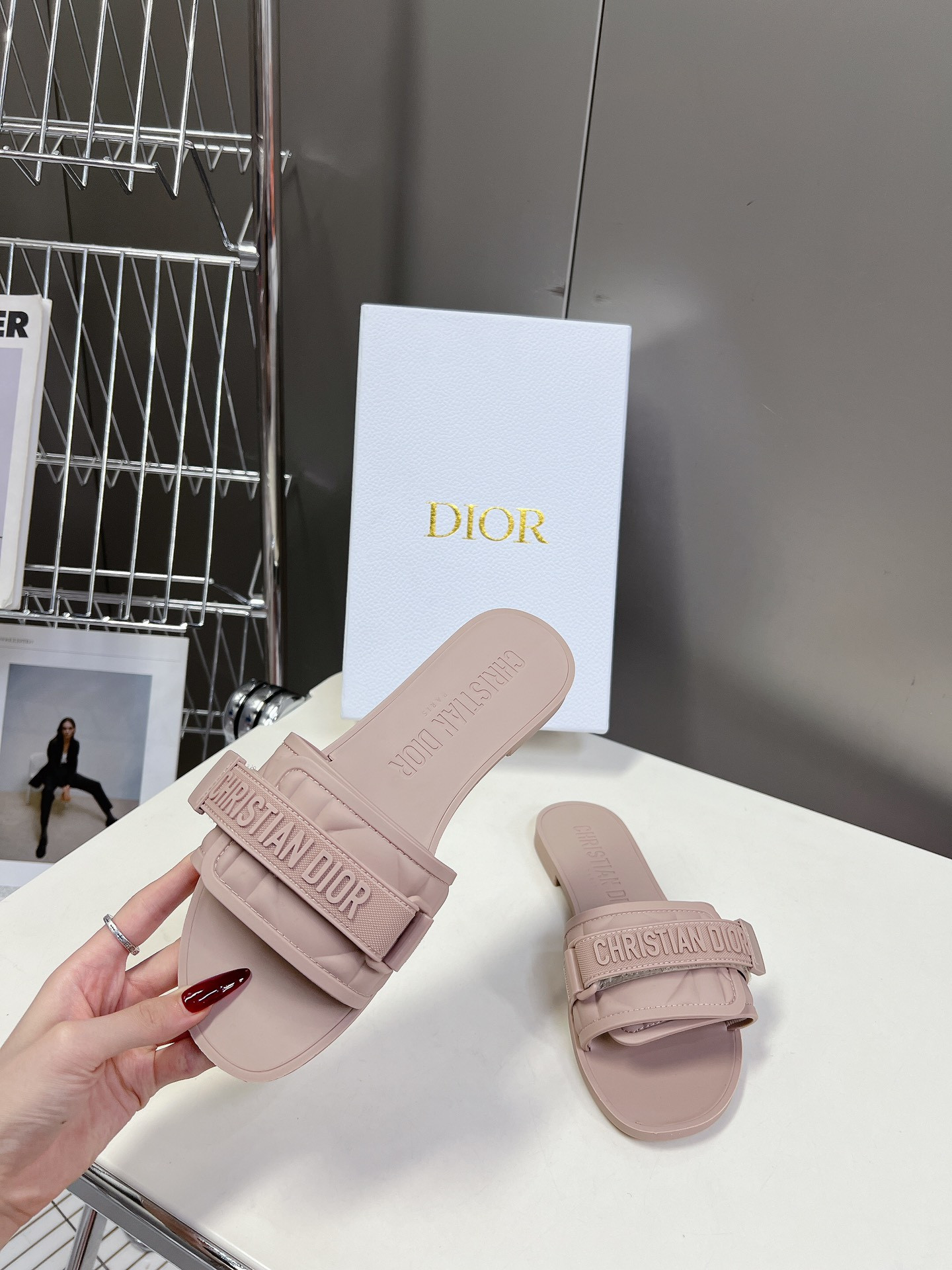 UA Dio(r)evolution Slide