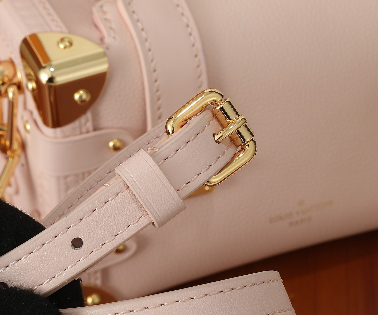 LV Side Trunk PM M25071 7.1 x 4.9 x 3.1 in