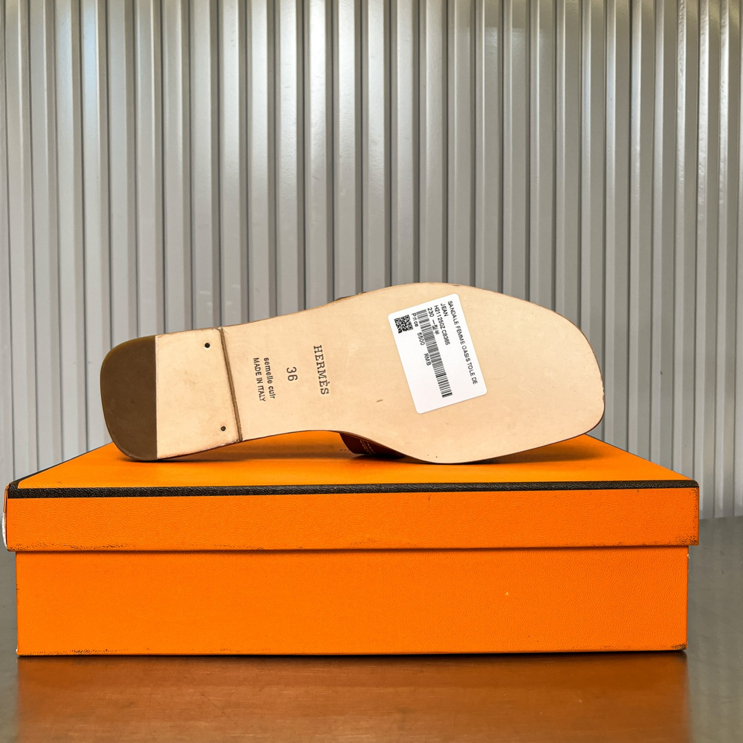 UA Hermès Oran sandal