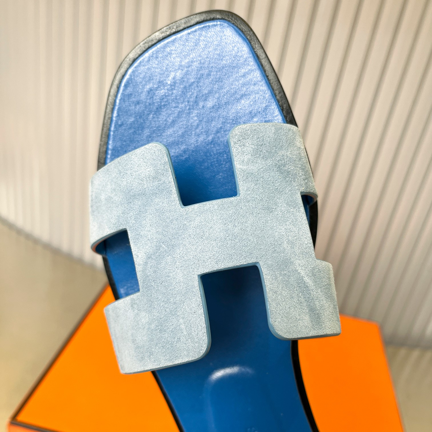 UA Hermès Oran sandal