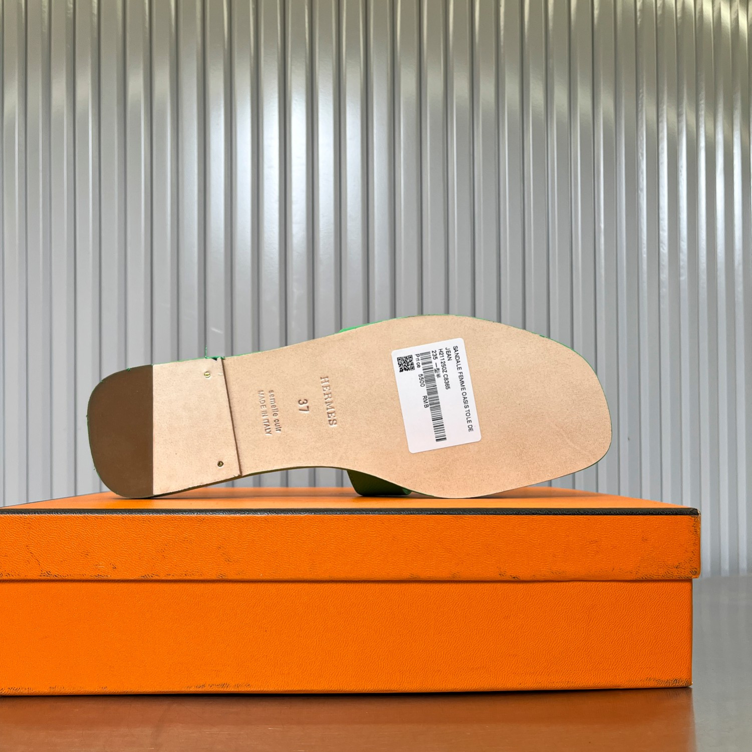 UA Hermès Oran sandal