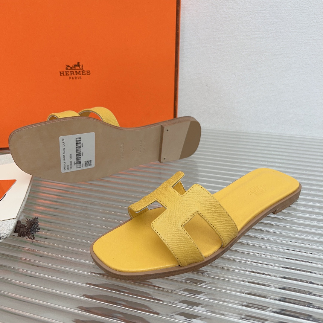UA Hermès Oran sandal