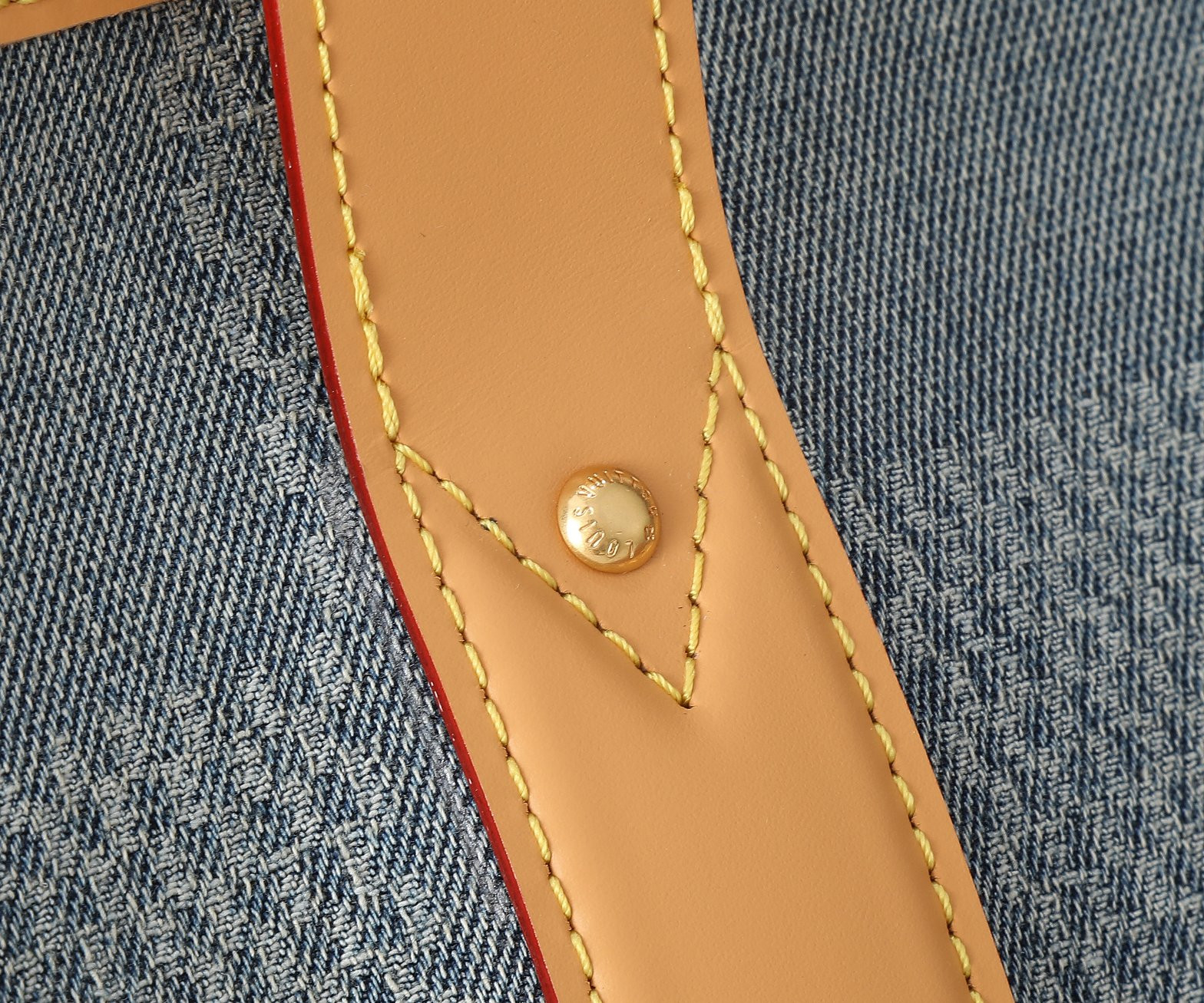 LV Weekend Tote N40702  16.9 x 13.4 x 6.9 inches