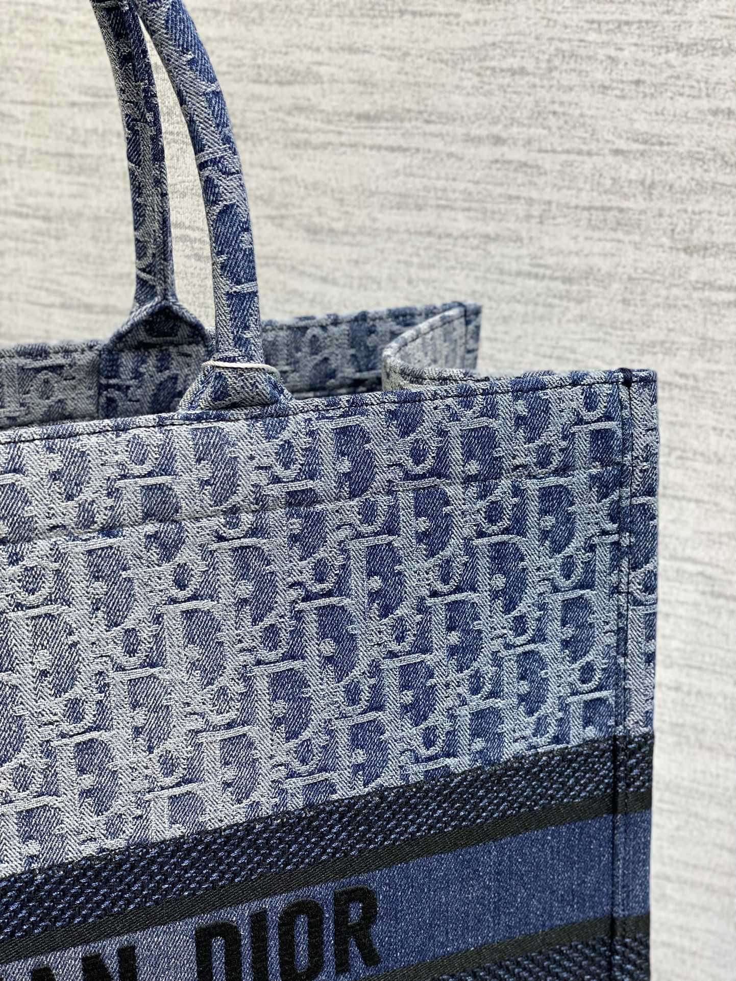 large D*or book tote blue denim D*or oblique jacquard  42 x 35 x 18.5 cm